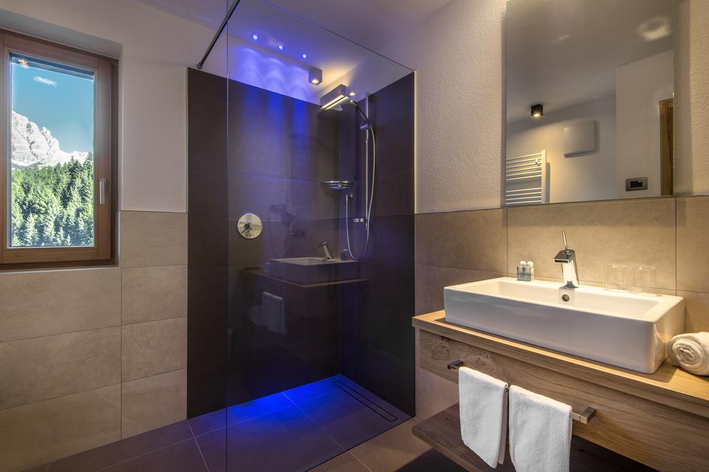 Chalet Prades Dolomiti Lodges La Villa  Phòng bức ảnh